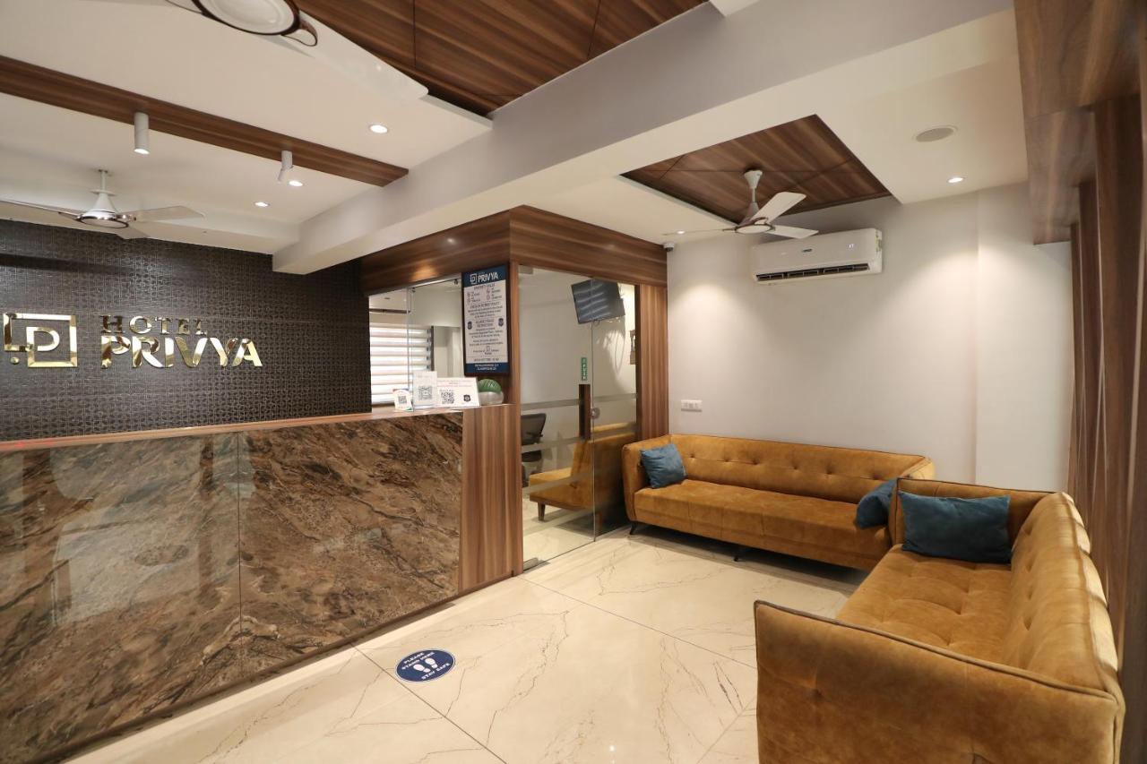 Hotel Privya Rooms And Banquet Surat Esterno foto